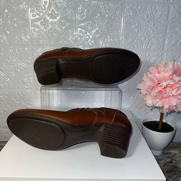 NWOB Authentic Clarks Valarie 2 - Picture 5 of 5
